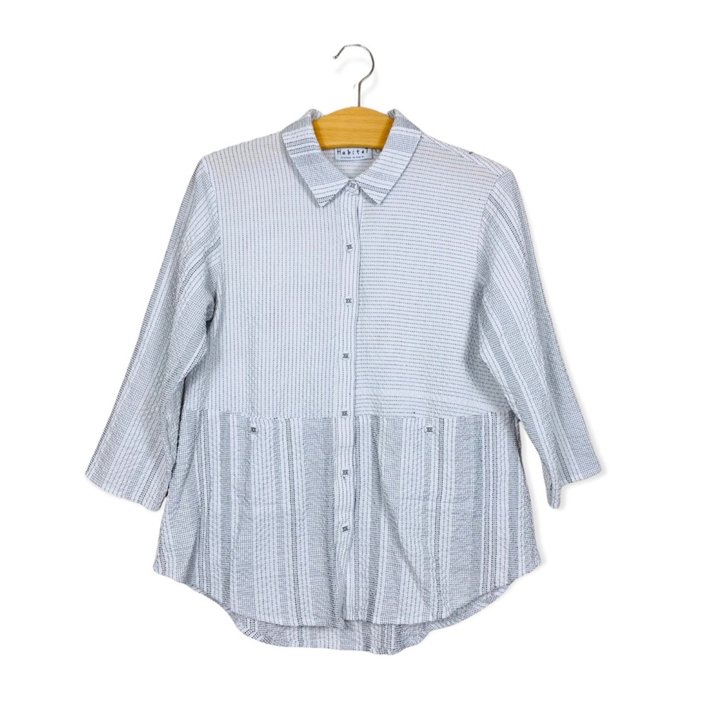 Habitat White Buttons Down Blouse Size XS